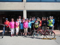 Porukka pyöräilemään lähdössä