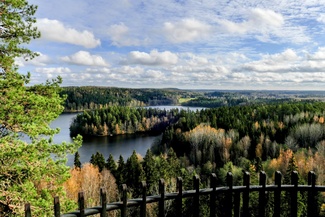 Aulangon näköalatasanteelta näkymä järvelle